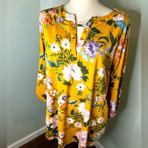 Womens top, loose fit